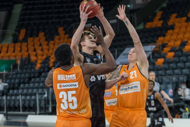 顽强的防守 顽强的防守