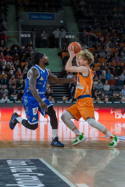 的运动员和 的运动员和